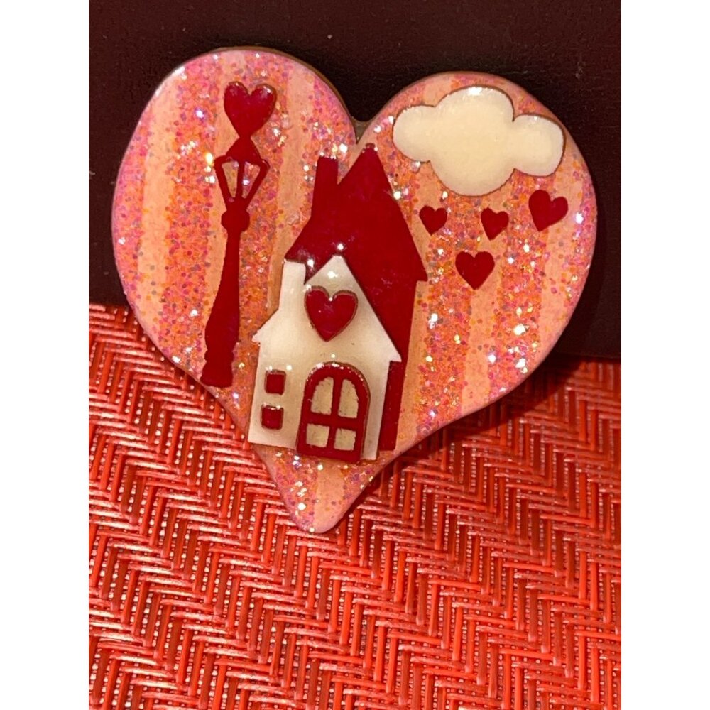 Vintage Lucinda Heart Shape Pin Glittery House Valentine Theme Red Pink Cream - Picture 15 of 16